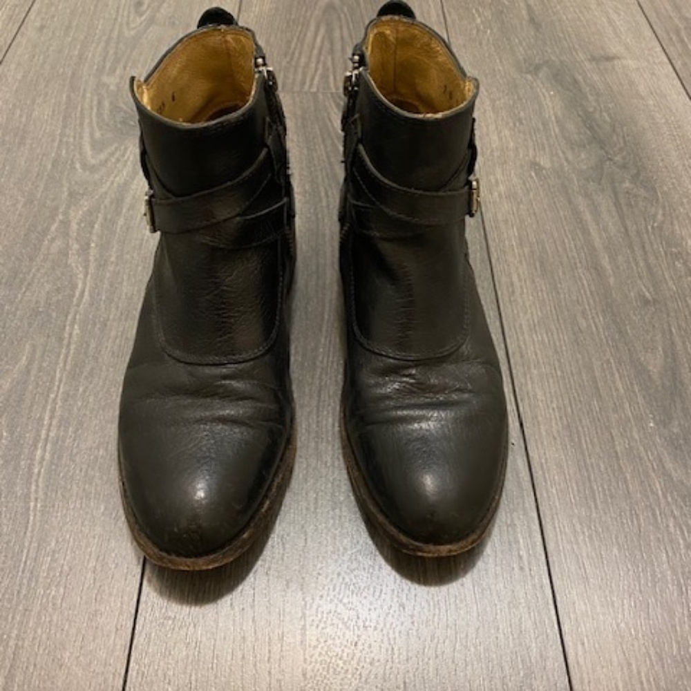Frye Jayden Cross Strap Moto Black Leather Ankle Boots Size 7 - Picture 3 of 8